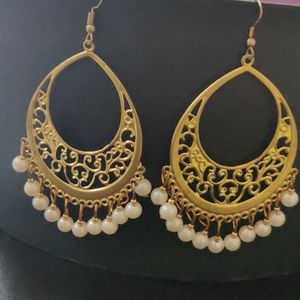 Dangling earrings